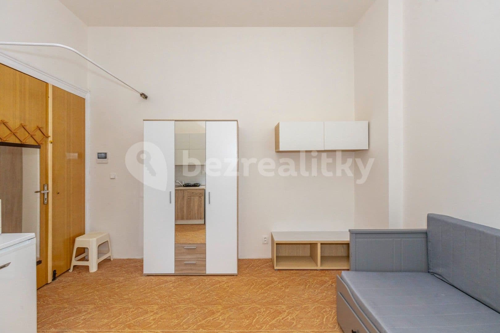 Studio flat to rent, 19 m², Čechova, Prague, Prague