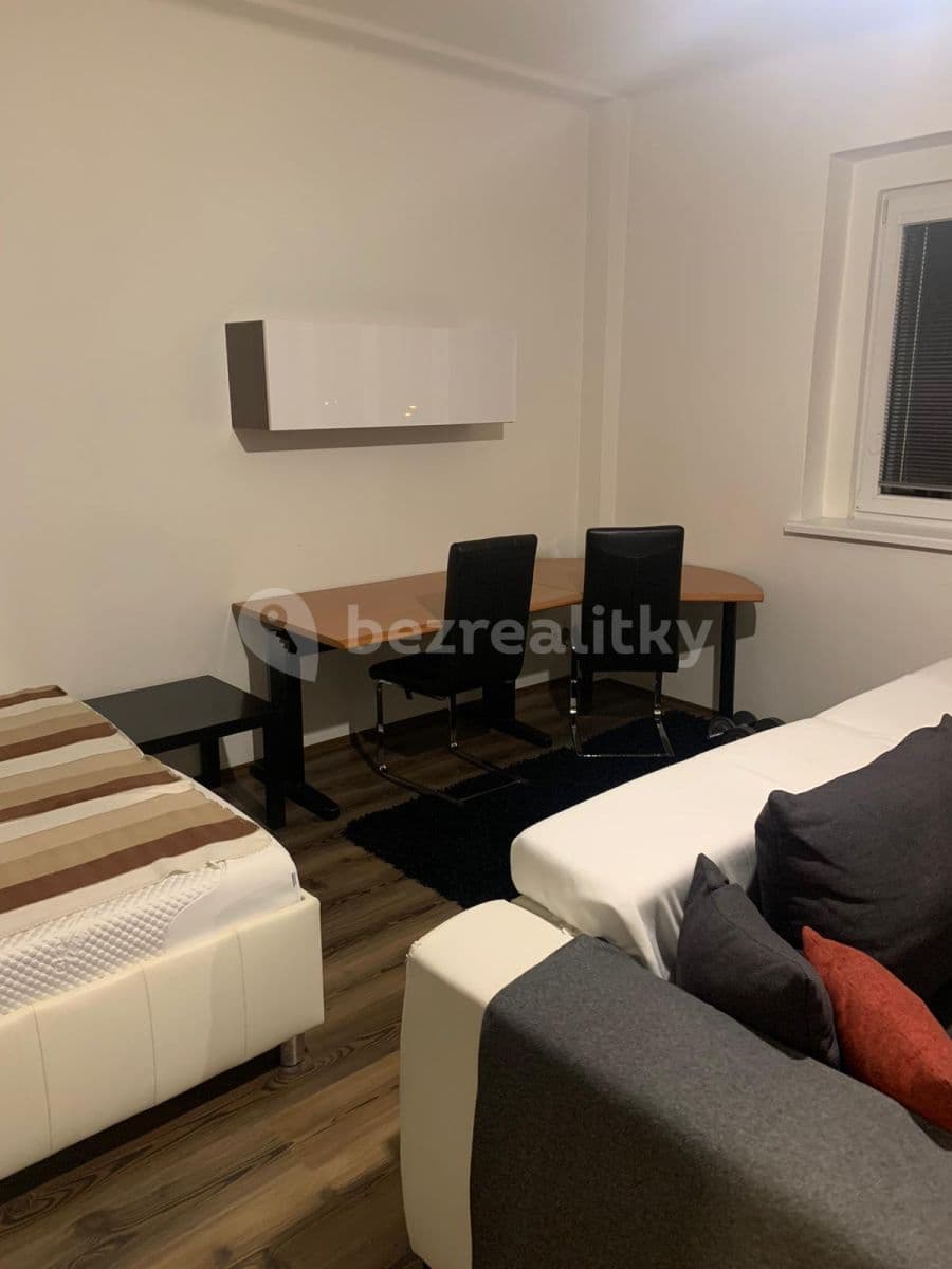 1 bedroom flat to rent, 45 m², Osadní, Prague, Prague 1 bedroom flat to rent, 45 m², Osadní, Prague, Prague