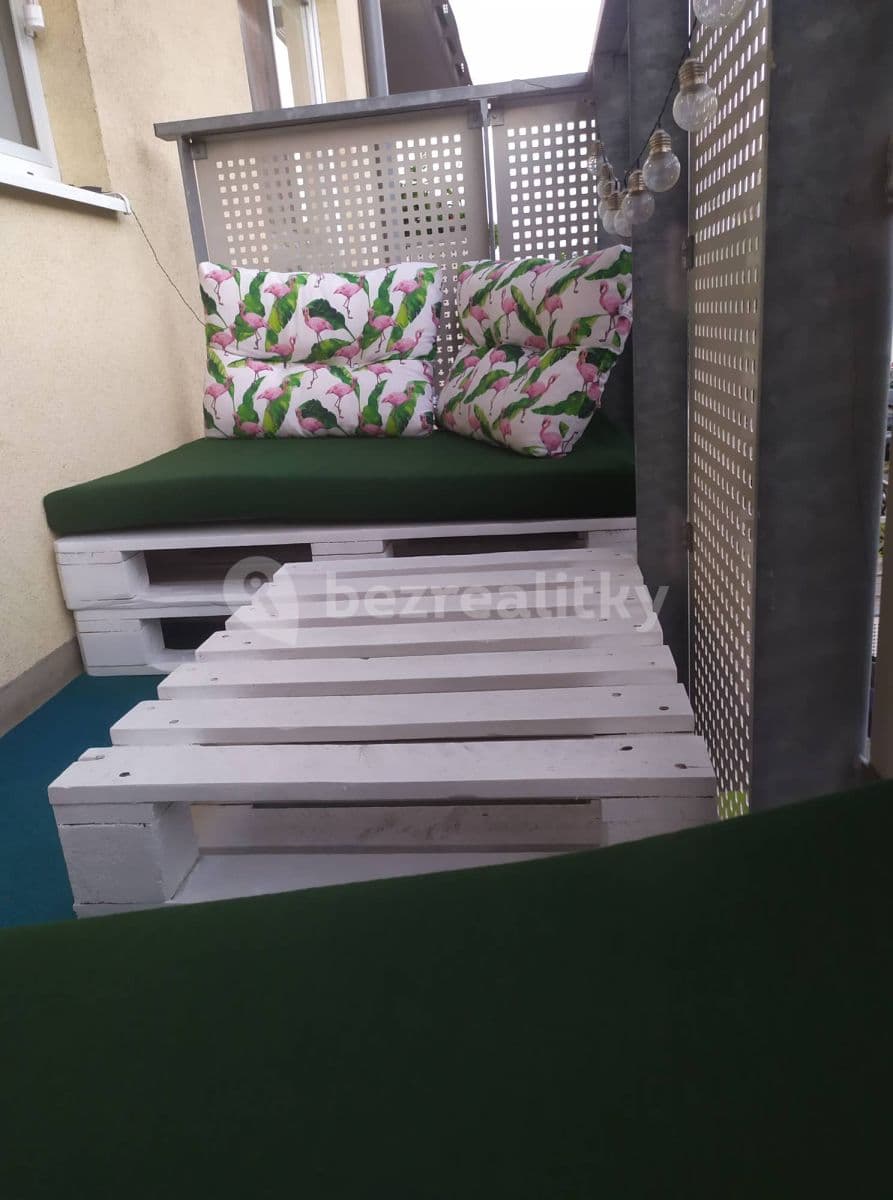 1 bedroom with open-plan kitchen flat to rent, 48 m², Zderadova, Brno, Jihomoravský Region 1 bedroom with open-plan kitchen flat to rent, 48 m², Zderadova, Brno, Jihomoravský Region