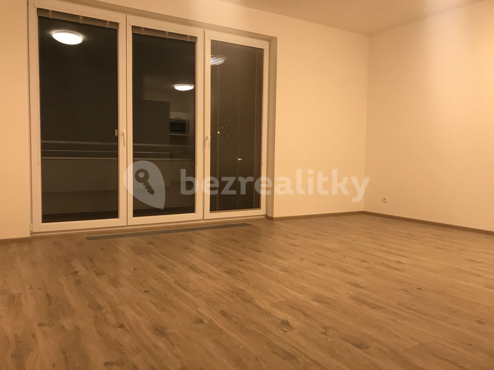 1 bedroom with open-plan kitchen flat to rent, 58 m², Toufarova, Prague, Prague 1 bedroom with open-plan kitchen flat to rent, 58 m², Toufarova, Prague, Prague