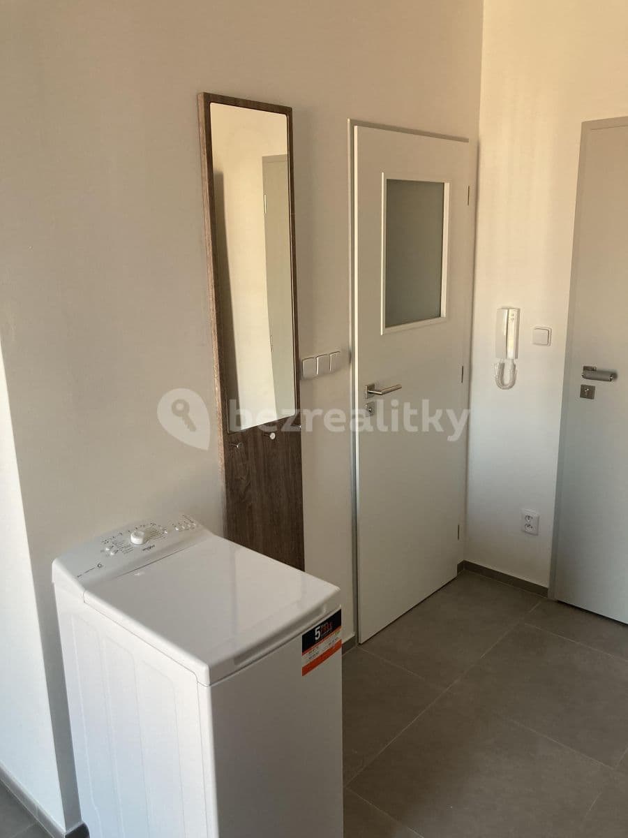 Small studio flat to rent, 19 m², Křenová, Brno, Jihomoravský Region Small studio flat to rent, 19 m², Křenová, Brno, Jihomoravský Region