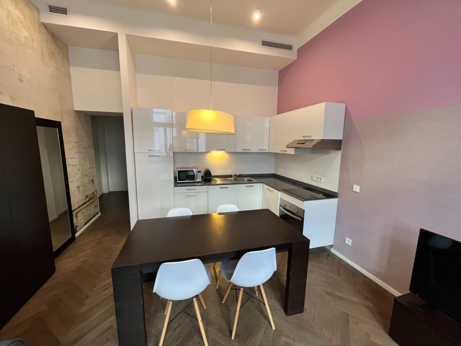 1 bedroom with open-plan kitchen flat to rent, 45 m², Staropramenná, Prague, Prague 1 bedroom with open-plan kitchen flat to rent, 45 m², Staropramenná, Prague, Prague