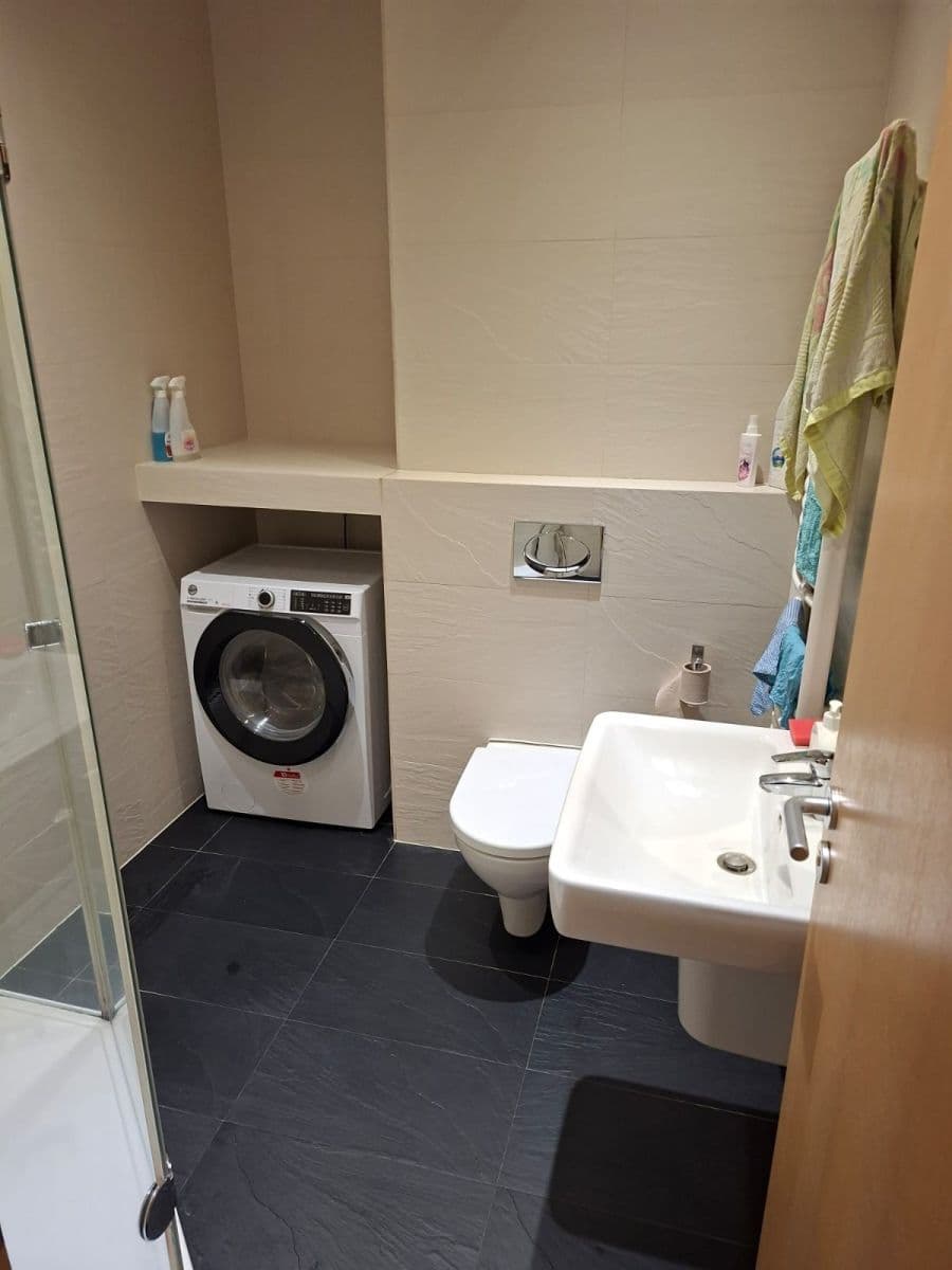 1 bedroom with open-plan kitchen flat to rent, 47 m², U reálky, Olomouc, Olomoucký Region 1 bedroom with open-plan kitchen flat to rent, 47 m², U reálky, Olomouc, Olomoucký Region