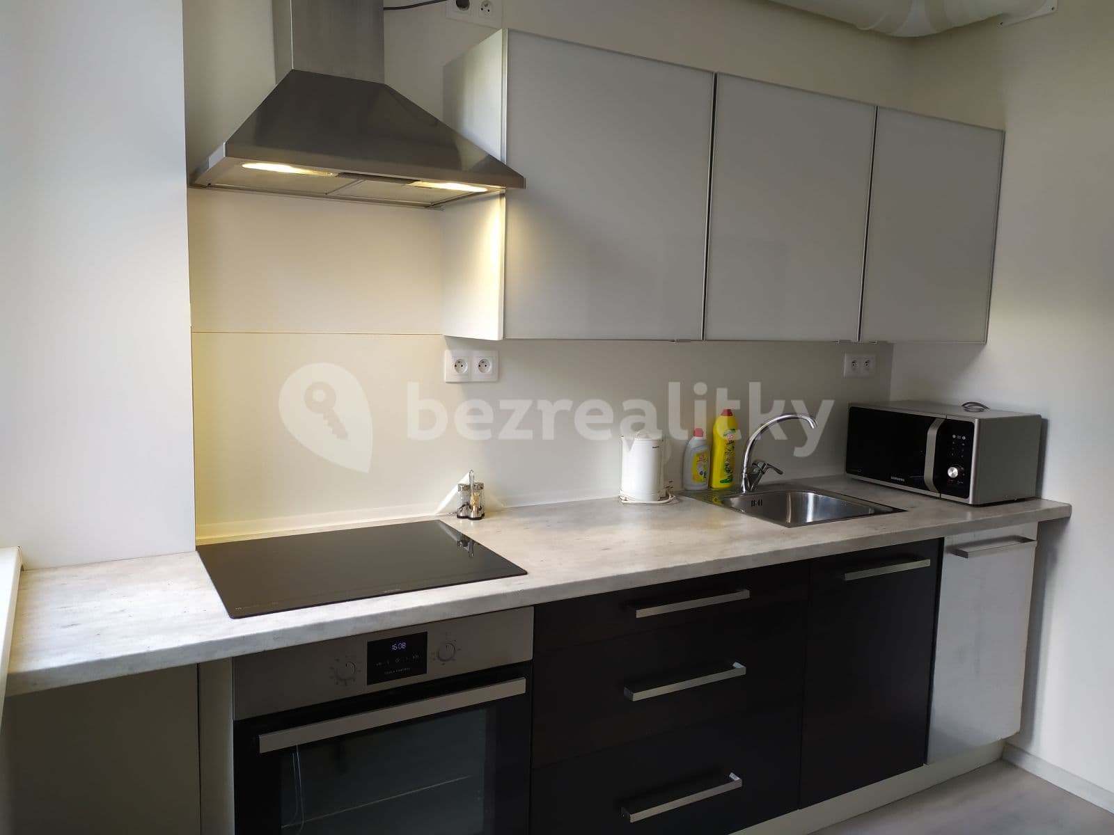 Studio flat to rent, 25 m², Perucká, Prague, Prague Studio flat to rent, 25 m², Perucká, Prague, Prague