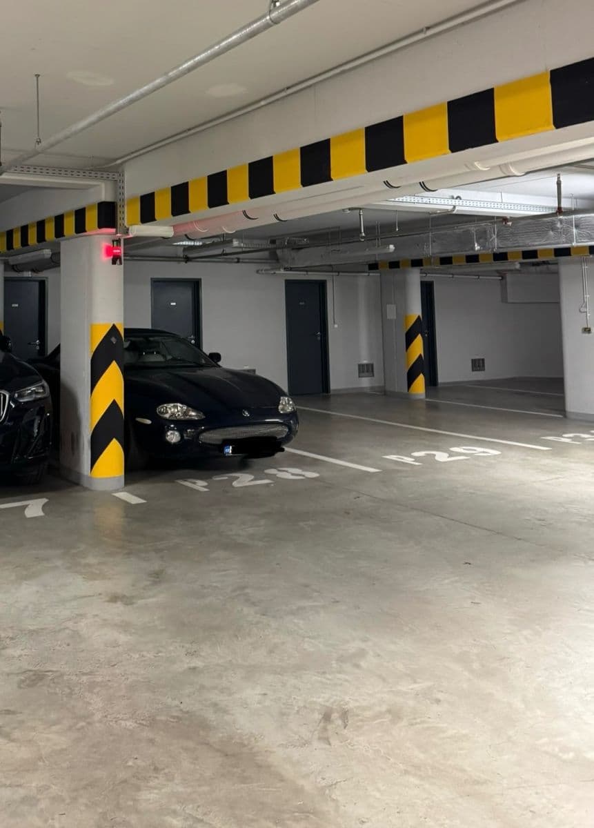 garage to rent, 15 m², Na Hřebenkách, Prague, Prague garage to rent, 15 m², Na Hřebenkách, Prague, Prague