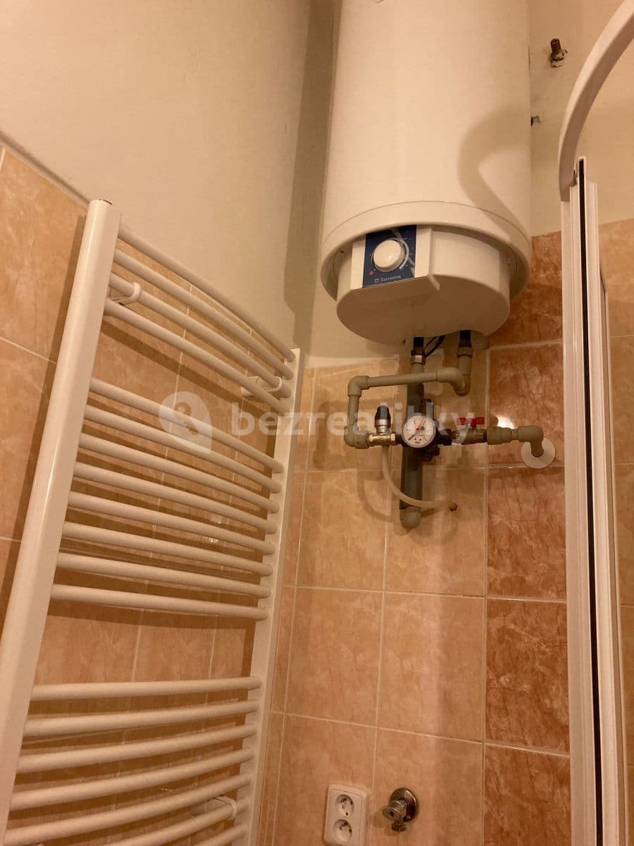 Studio flat to rent, 30 m², V Zahradách, Prague, Prague Studio flat to rent, 30 m², V Zahradách, Prague, Prague