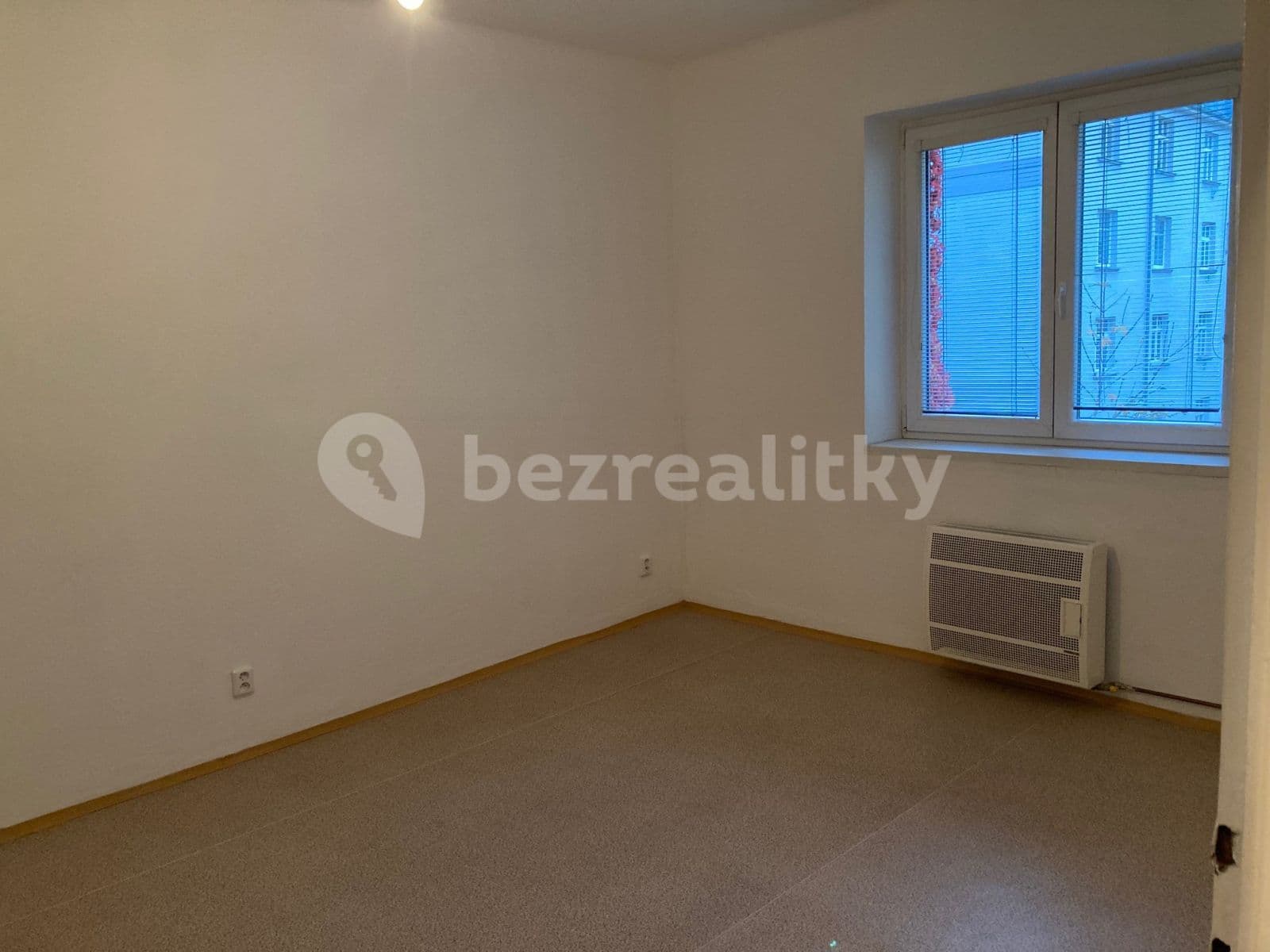 Studio flat to rent, 30 m², V Zahradách, Prague, Prague Studio flat to rent, 30 m², V Zahradách, Prague, Prague