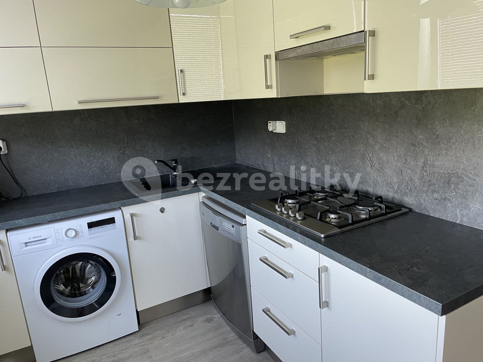3 bedroom flat to rent, 75 m², Voříškova, Brno, Jihomoravský Region 3 bedroom flat to rent, 75 m², Voříškova, Brno, Jihomoravský Region