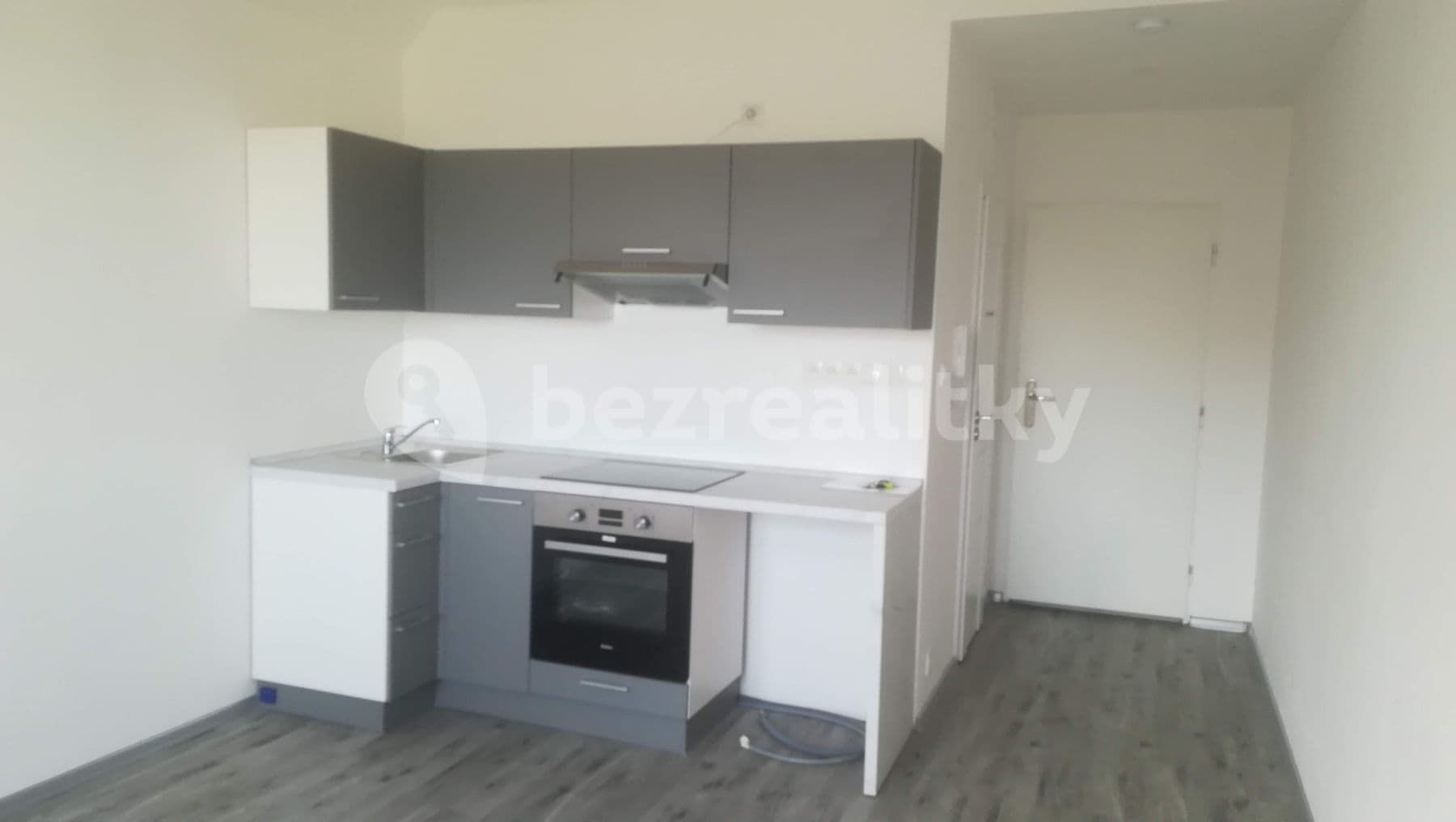 Small studio flat to rent, 25 m², Charkovská, Karlovy Vary, Karlovarský Region Small studio flat to rent, 25 m², Charkovská, Karlovy Vary, Karlovarský Region