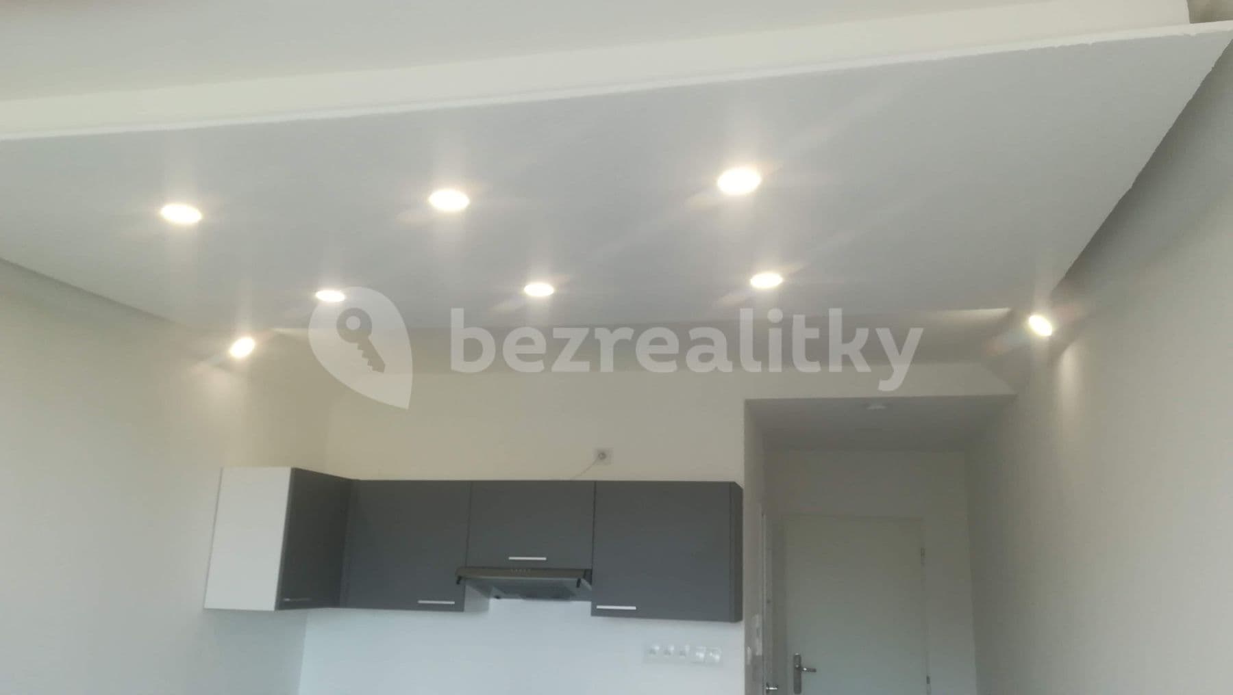 Small studio flat to rent, 25 m², Charkovská, Karlovy Vary, Karlovarský Region Small studio flat to rent, 25 m², Charkovská, Karlovy Vary, Karlovarský Region