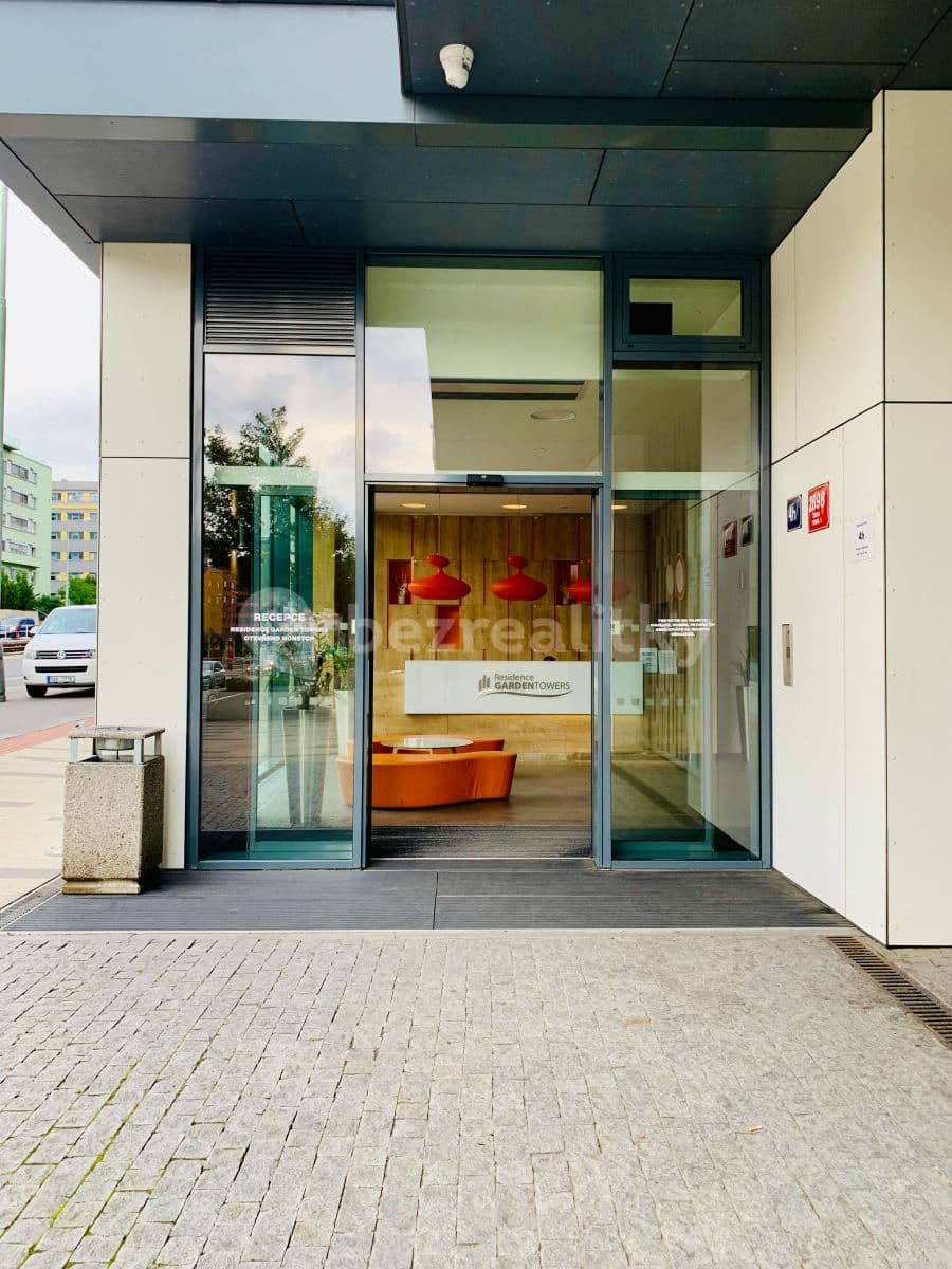 1 bedroom with open-plan kitchen flat to rent, 71 m², Olšanská, Prague, Prague 1 bedroom with open-plan kitchen flat to rent, 71 m², Olšanská, Prague, Prague