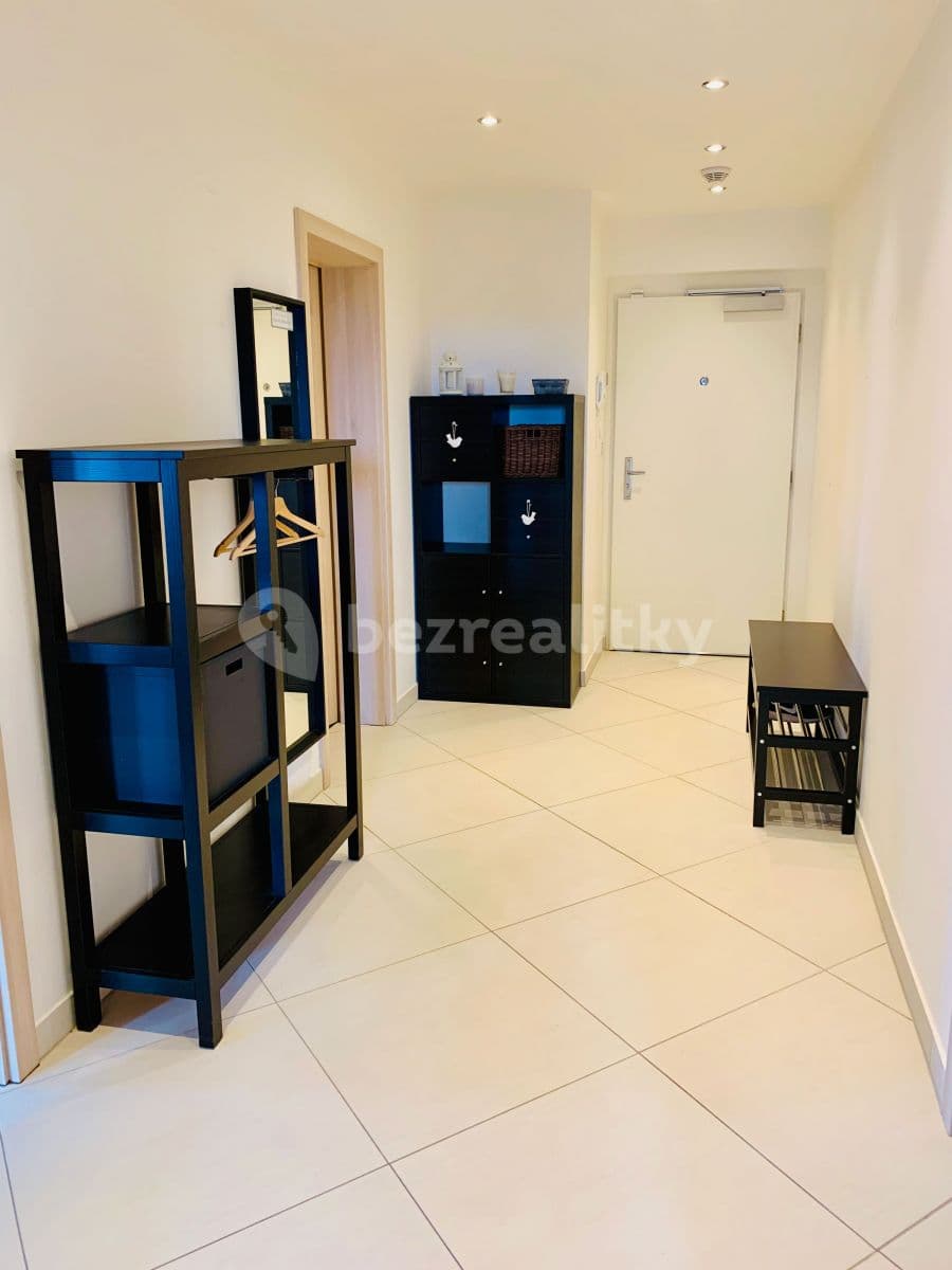 1 bedroom with open-plan kitchen flat to rent, 71 m², Olšanská, Prague, Prague 1 bedroom with open-plan kitchen flat to rent, 71 m², Olšanská, Prague, Prague