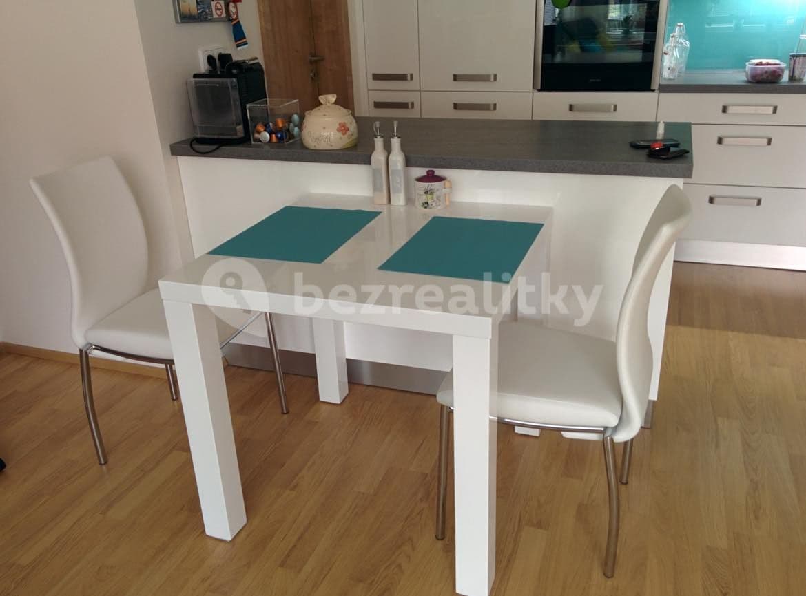 2 bedroom with open-plan kitchen flat to rent, 80 m², V Zahradách, Prague, Prague 2 bedroom with open-plan kitchen flat to rent, 80 m², V Zahradách, Prague, Prague