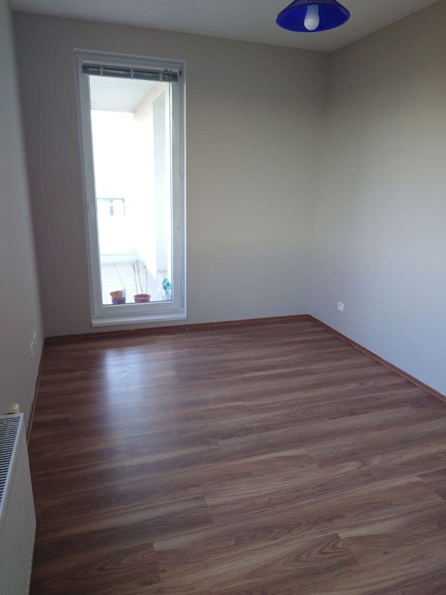 1 bedroom with open-plan kitchen flat to rent, 53 m², U Uhříněveské obory, Prague, Prague 1 bedroom with open-plan kitchen flat to rent, 53 m², U Uhříněveské obory, Prague, Prague