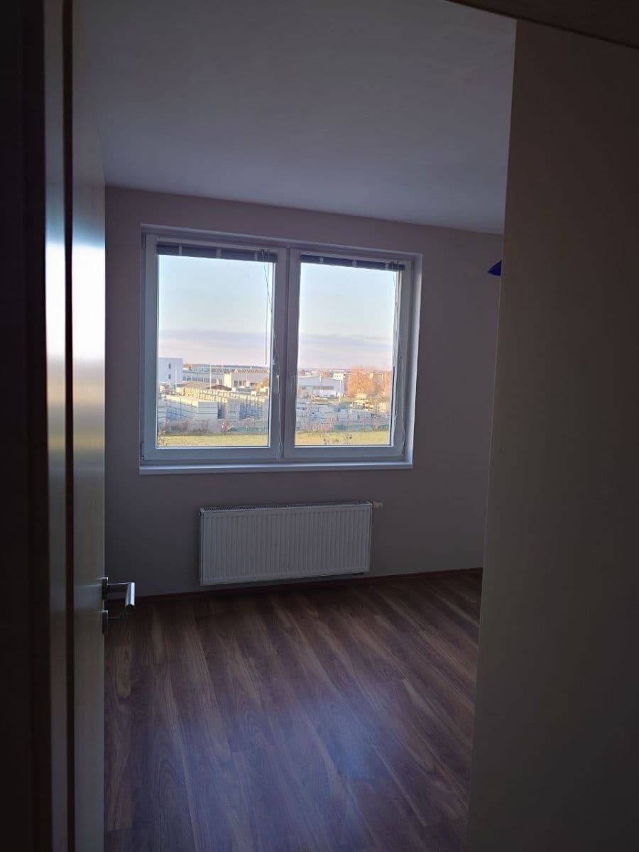 1 bedroom with open-plan kitchen flat to rent, 53 m², U Uhříněveské obory, Prague, Prague 1 bedroom with open-plan kitchen flat to rent, 53 m², U Uhříněveské obory, Prague, Prague