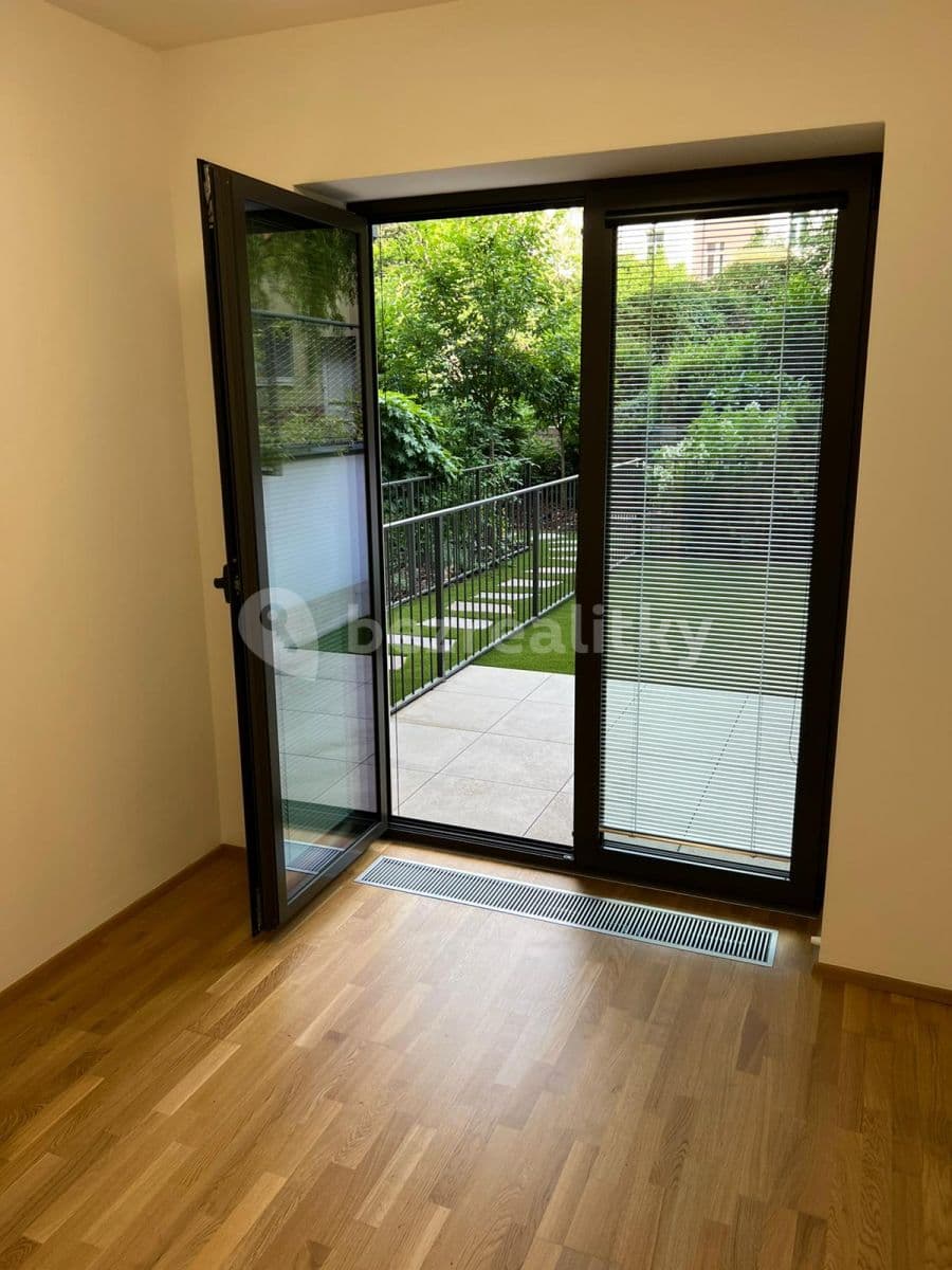 1 bedroom with open-plan kitchen flat to rent, 45 m², Šumavská, Brno, Jihomoravský Region 1 bedroom with open-plan kitchen flat to rent, 45 m², Šumavská, Brno, Jihomoravský Region