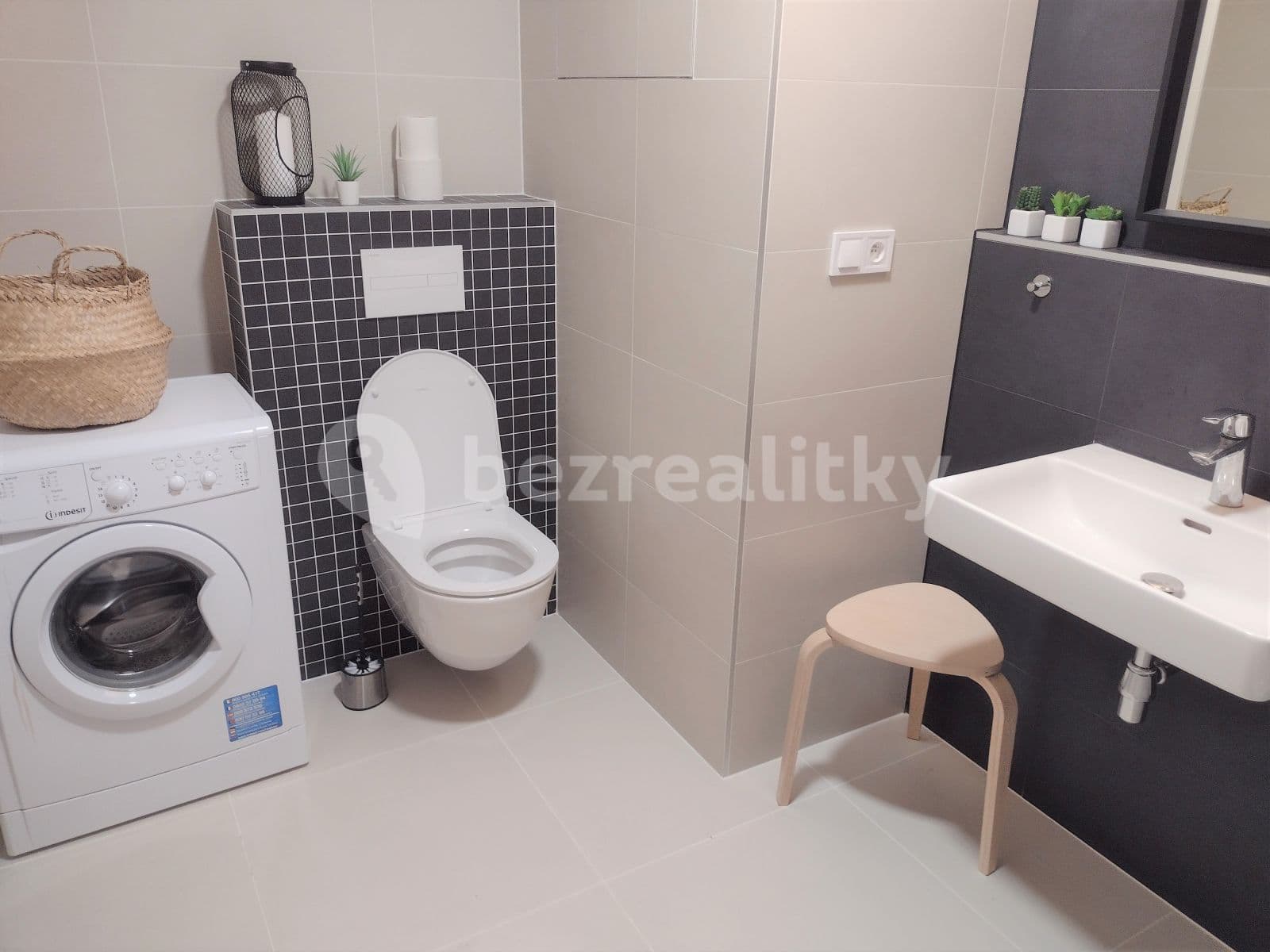 1 bedroom with open-plan kitchen flat to rent, 52 m², Wolkerova, Olomouc, Olomoucký Region 1 bedroom with open-plan kitchen flat to rent, 52 m², Wolkerova, Olomouc, Olomoucký Region