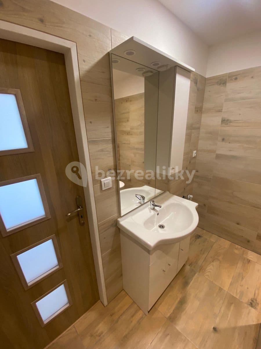 1 bedroom flat to rent, 35 m², U Zámeckého parku, Litvínov, Ústecký Region 1 bedroom flat to rent, 35 m², U Zámeckého parku, Litvínov, Ústecký Region