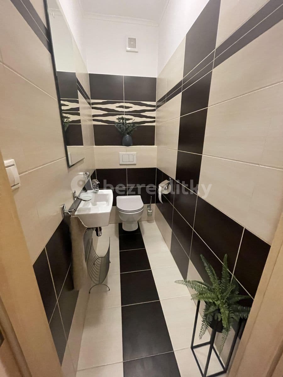 3 bedroom flat to rent, 79 m², V Javorech, Prague, Prague 3 bedroom flat to rent, 79 m², V Javorech, Prague, Prague