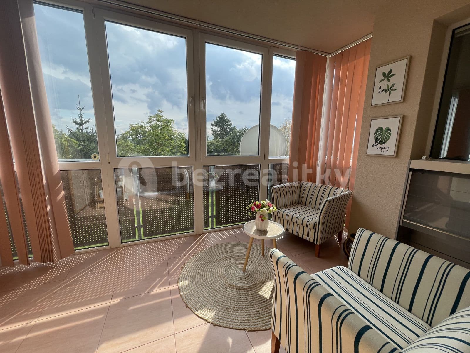 3 bedroom flat to rent, 79 m², V Javorech, Prague, Prague 3 bedroom flat to rent, 79 m², V Javorech, Prague, Prague