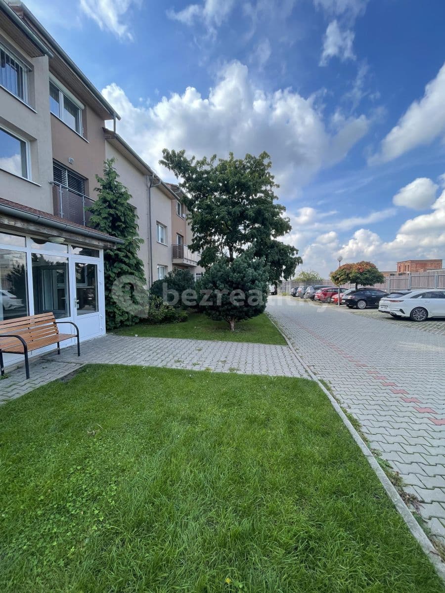 3 bedroom flat to rent, 79 m², V Javorech, Prague, Prague 3 bedroom flat to rent, 79 m², V Javorech, Prague, Prague