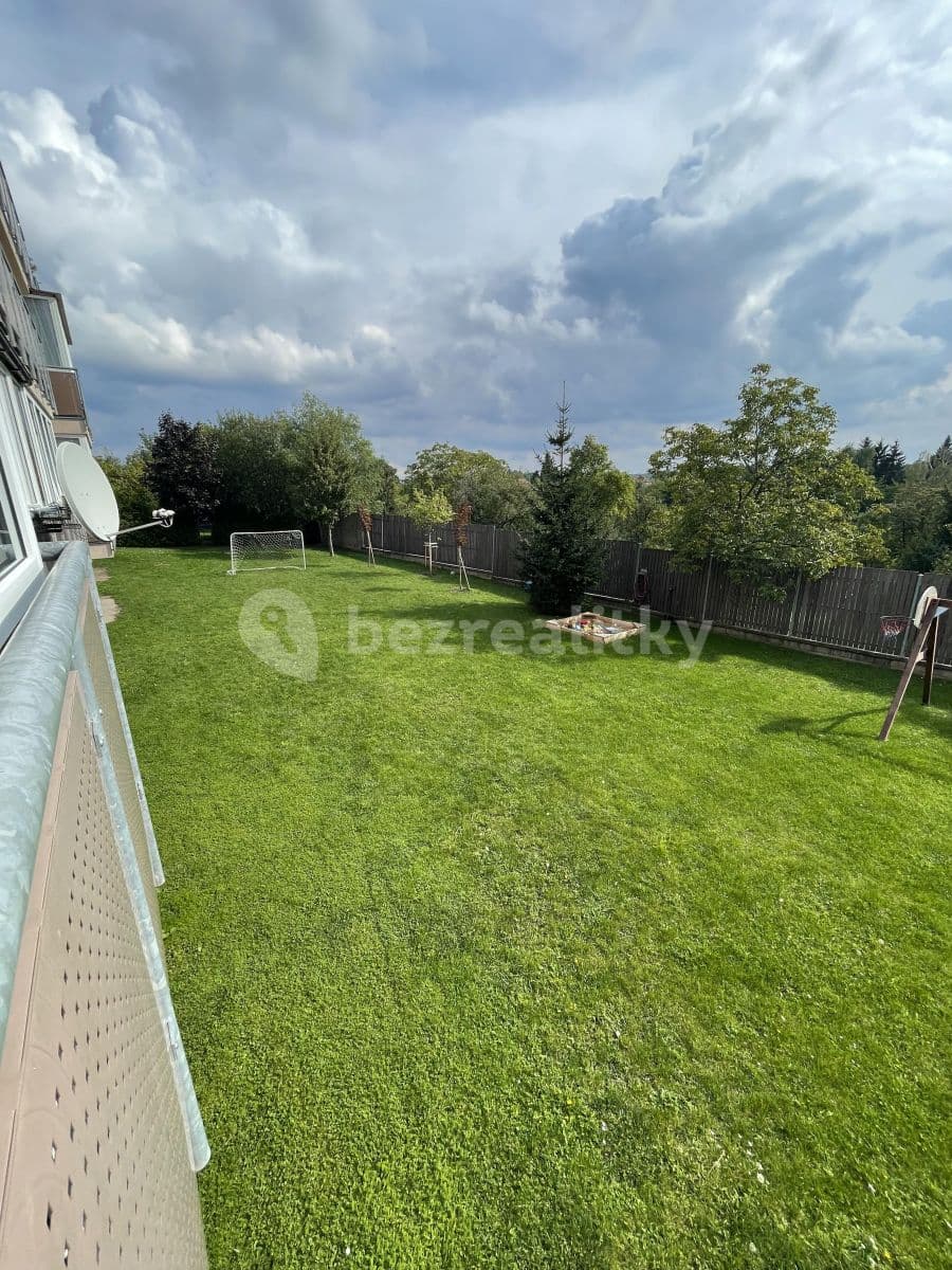 3 bedroom flat to rent, 79 m², V Javorech, Prague, Prague 3 bedroom flat to rent, 79 m², V Javorech, Prague, Prague