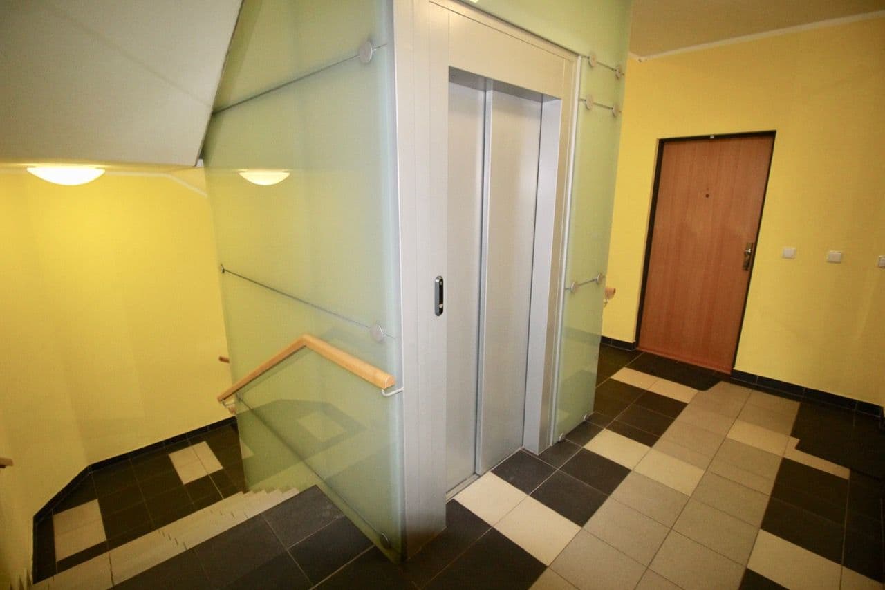 Studio flat to rent, 44 m², Pod Klamovkou, Prague, Prague Studio flat to rent, 44 m², Pod Klamovkou, Prague, Prague