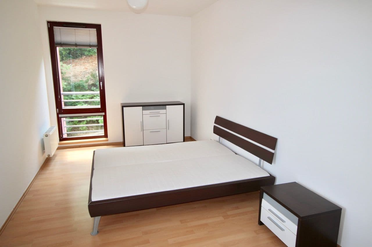 Studio flat to rent, 44 m², Pod Klamovkou, Prague, Prague Studio flat to rent, 44 m², Pod Klamovkou, Prague, Prague
