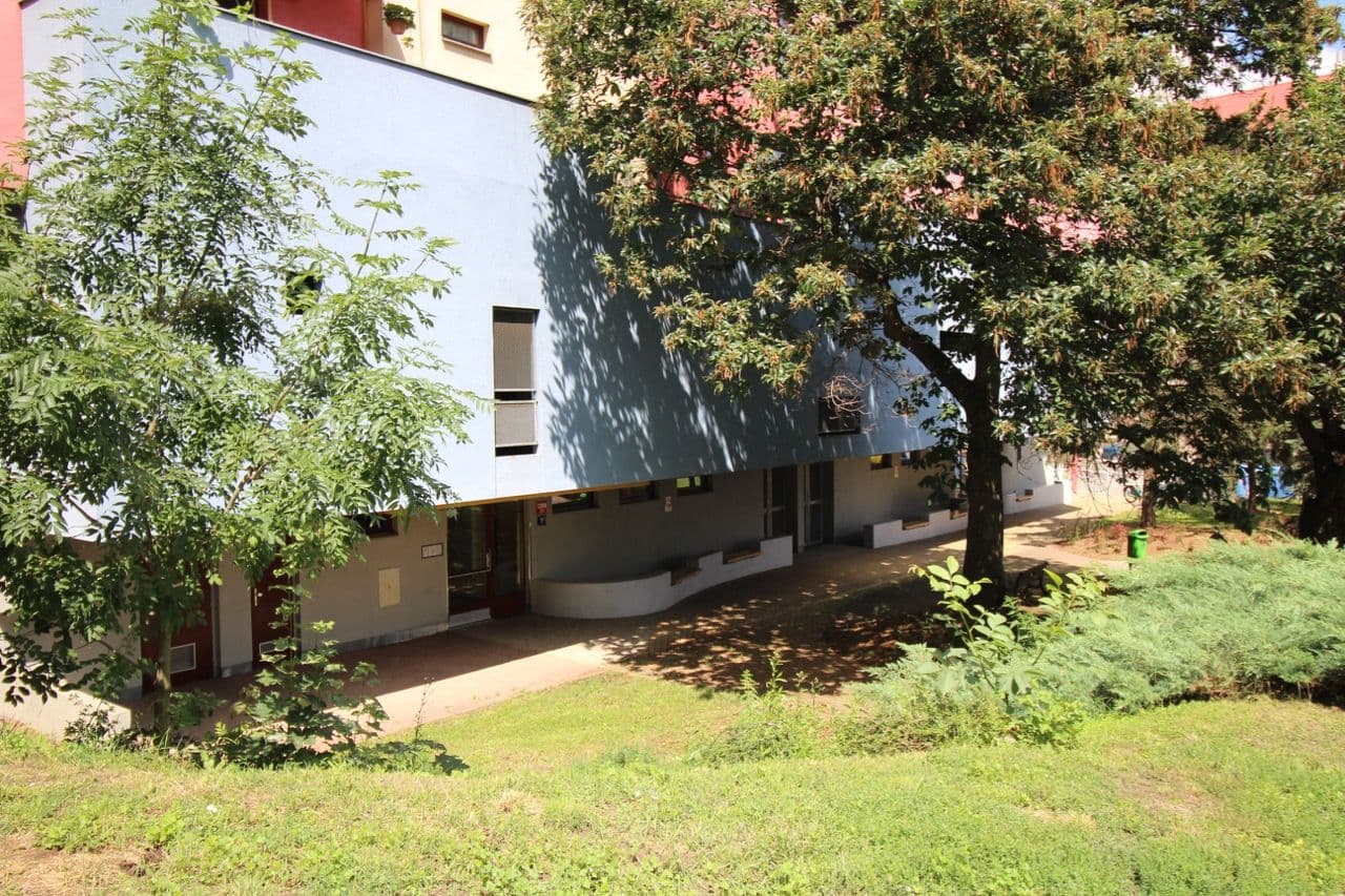 Studio flat to rent, 44 m², Pod Klamovkou, Prague, Prague Studio flat to rent, 44 m², Pod Klamovkou, Prague, Prague
