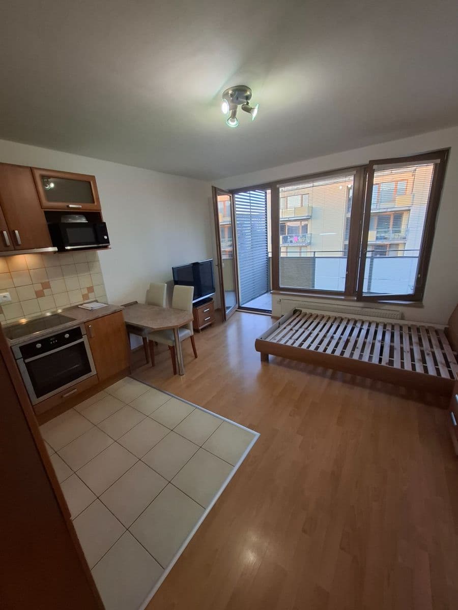 Studio flat to rent, 34 m², Prague, Prague Studio flat to rent, 34 m², Prague, Prague