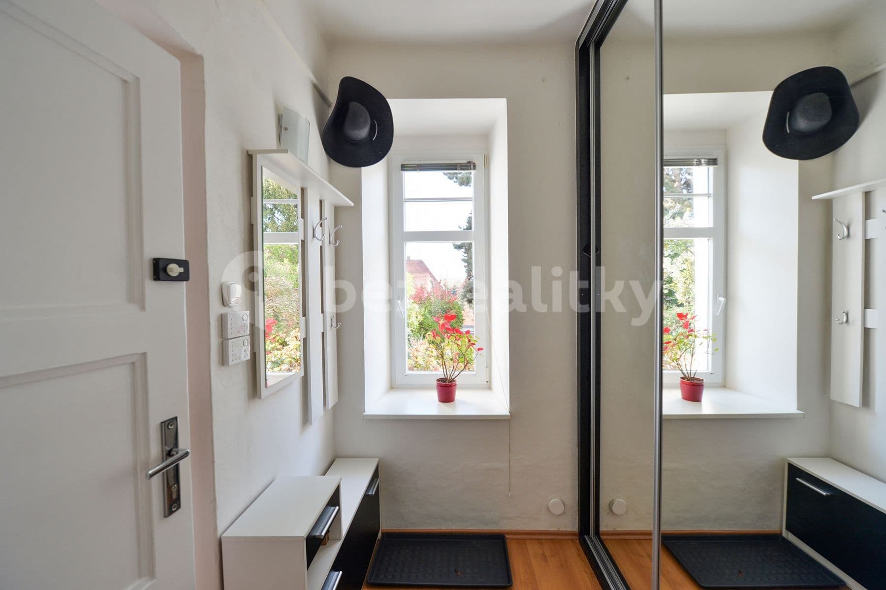 2 bedroom flat to rent, 48 m², Nad Kazankou, Prague, Prague 2 bedroom flat to rent, 48 m², Nad Kazankou, Prague, Prague