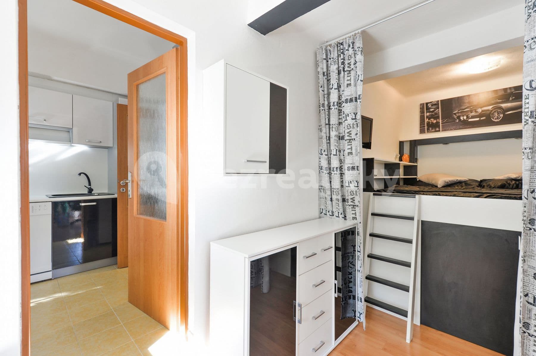 2 bedroom flat to rent, 48 m², Nad Kazankou, Prague, Prague 2 bedroom flat to rent, 48 m², Nad Kazankou, Prague, Prague