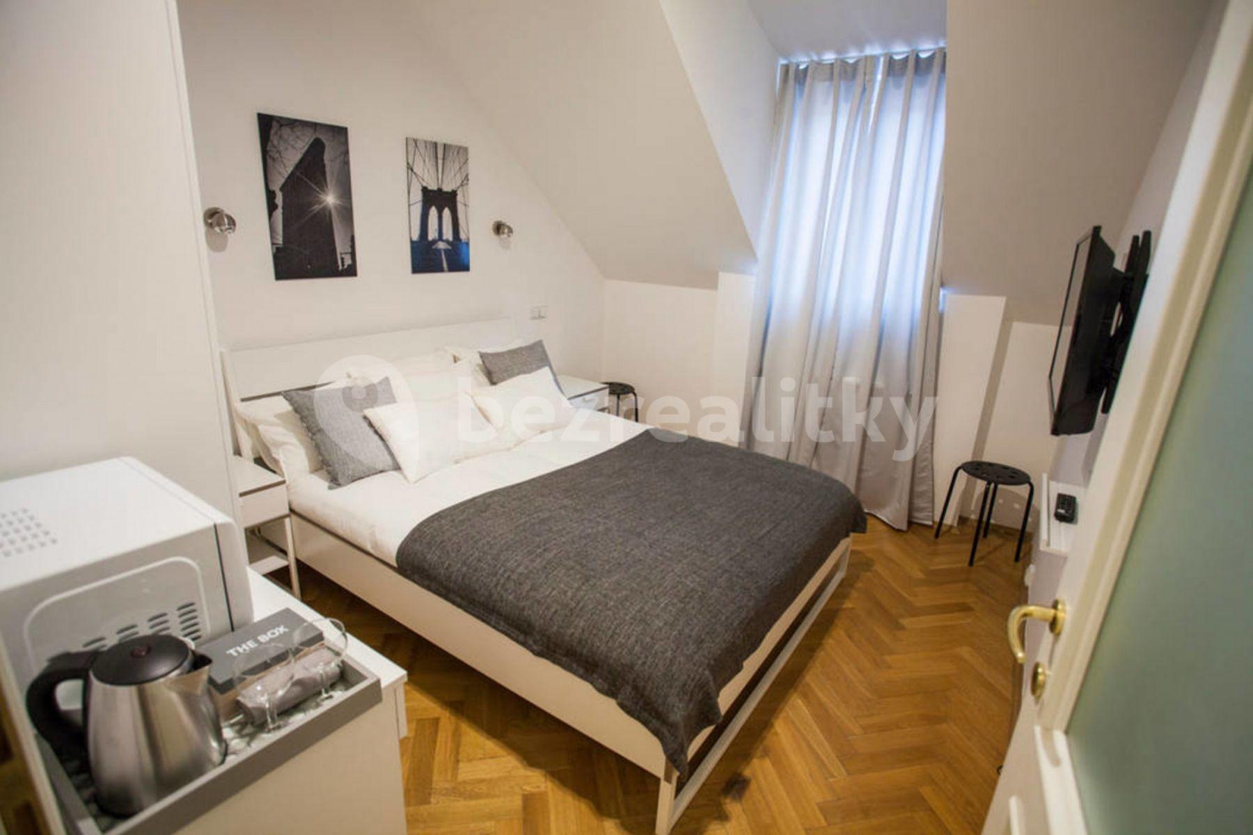 Studio flat to rent, 15 m², Orebitská, Prague, Prague