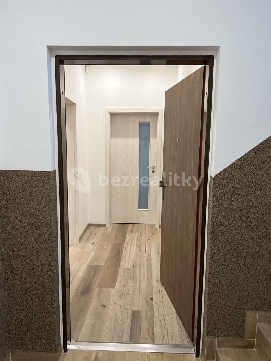 1 bedroom with open-plan kitchen flat to rent, 86 m², V Aleji, Chabařovice, Ústecký Region