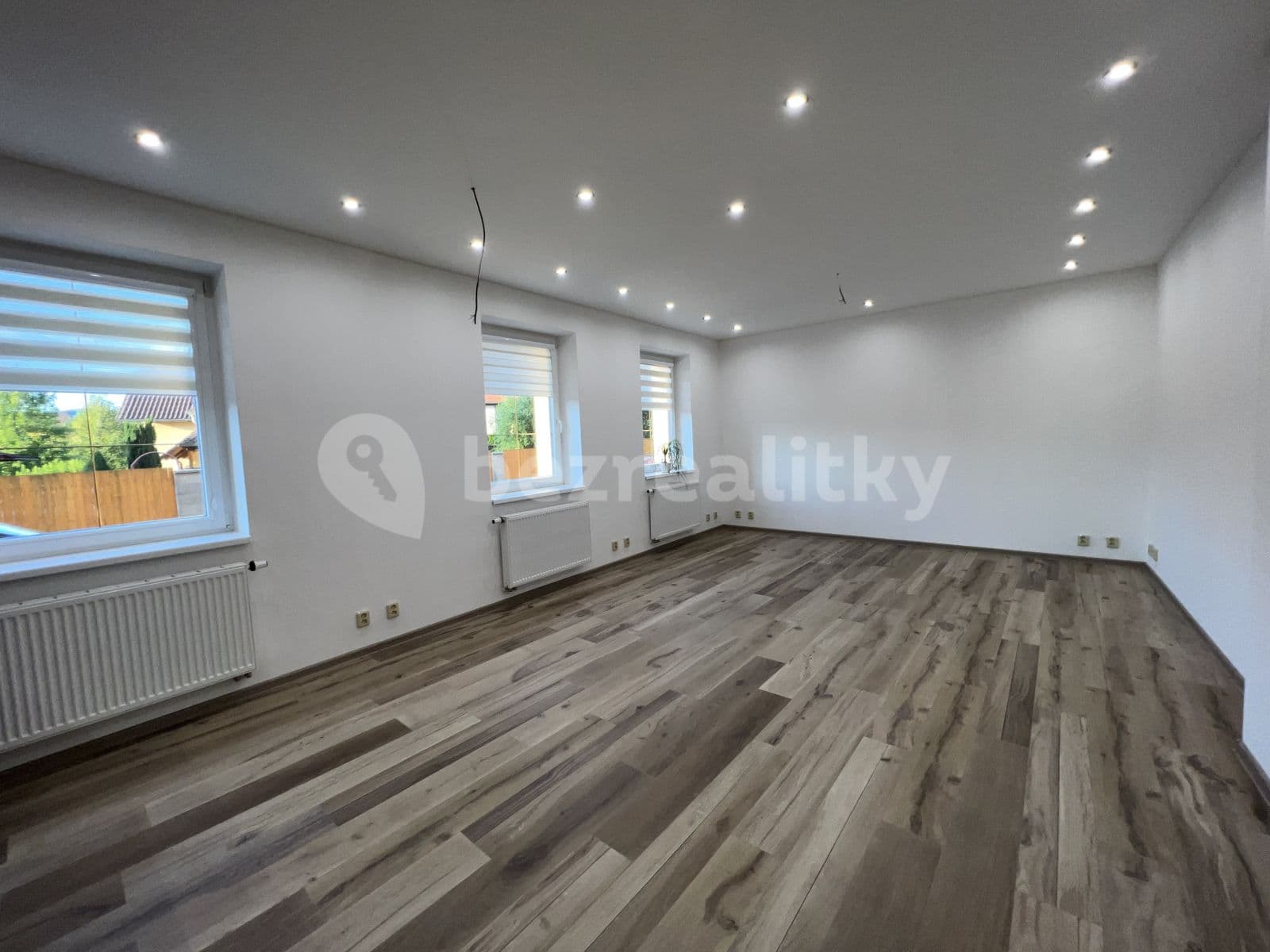 1 bedroom with open-plan kitchen flat to rent, 86 m², V Aleji, Chabařovice, Ústecký Region