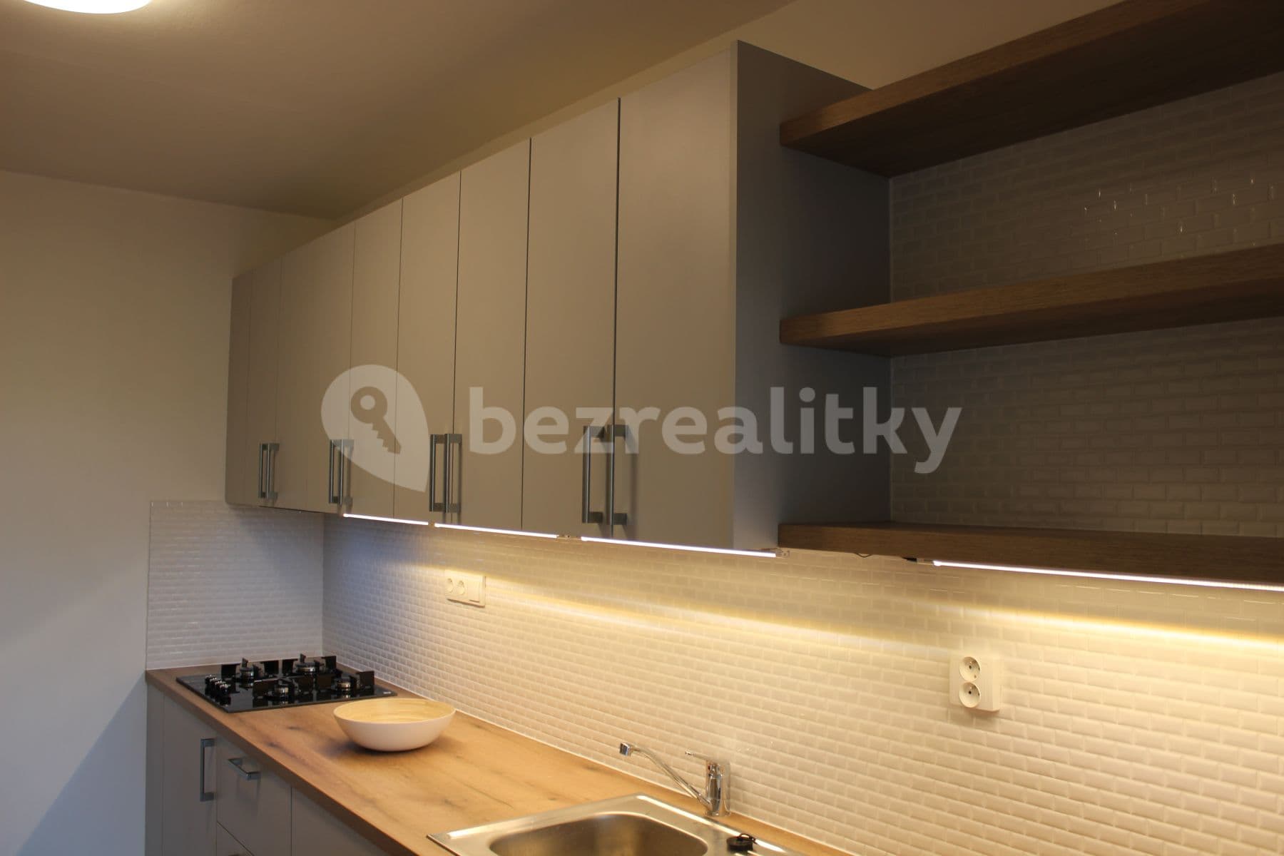 2 bedroom with open-plan kitchen flat to rent, 67 m², Jeřábkova, Prague, Prague 2 bedroom with open-plan kitchen flat to rent, 67 m², Jeřábkova, Prague, Prague