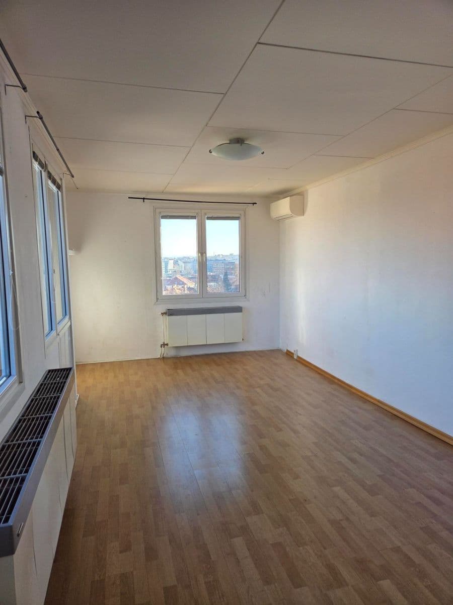 3 bedroom flat to rent, 72 m², Prague, Prague 3 bedroom flat to rent, 72 m², Prague, Prague