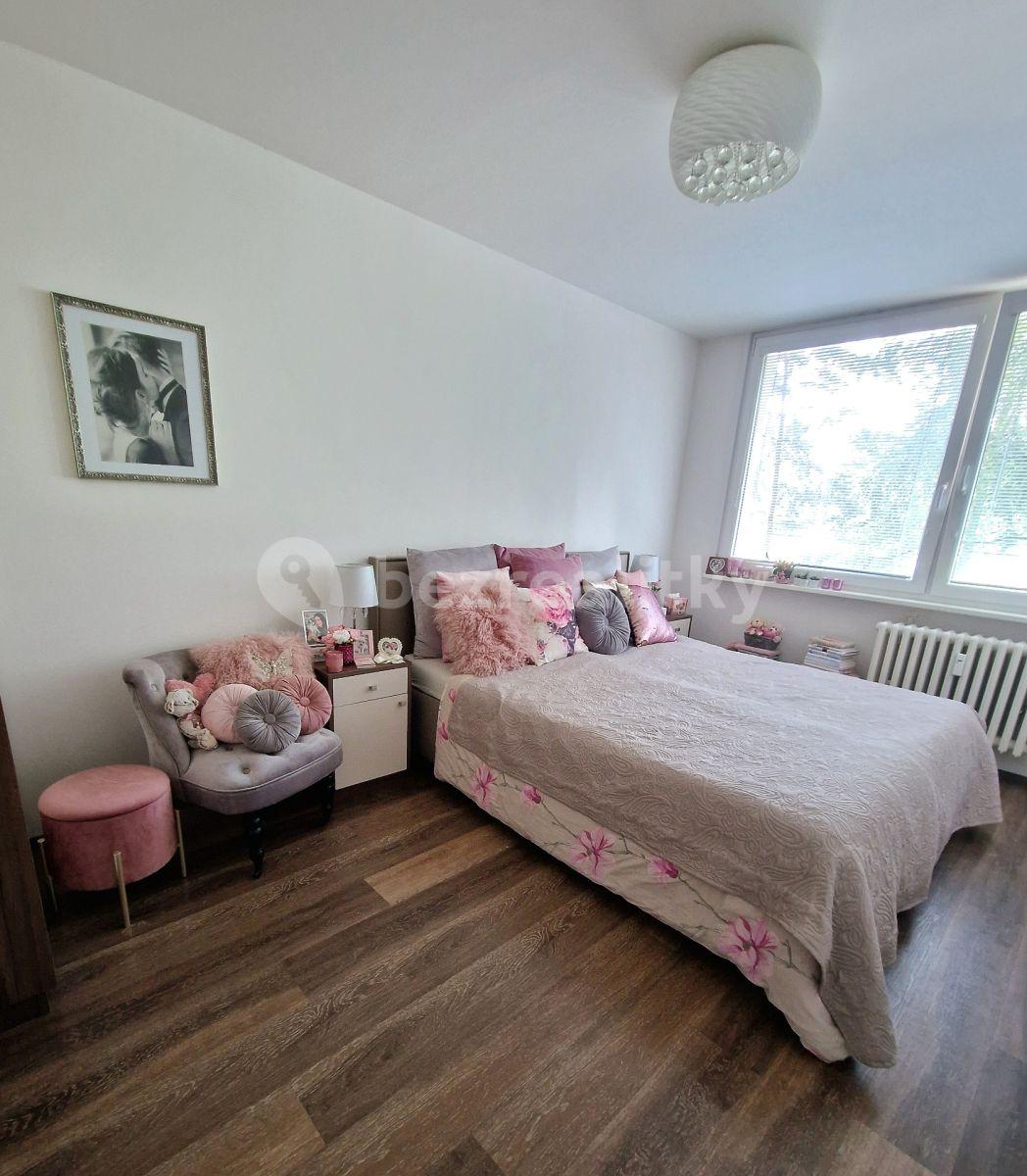 2 bedroom with open-plan kitchen flat for sale, 68 m², Zdiměřická, Prague, Prague