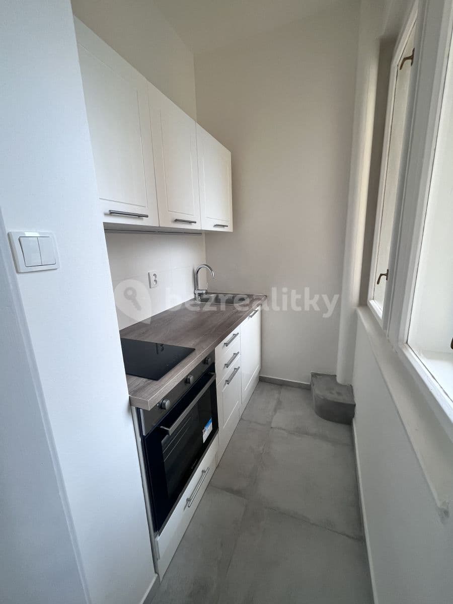 Studio flat to rent, 29 m², U Družstva Ideál, Prague, Prague Studio flat to rent, 29 m², U Družstva Ideál, Prague, Prague