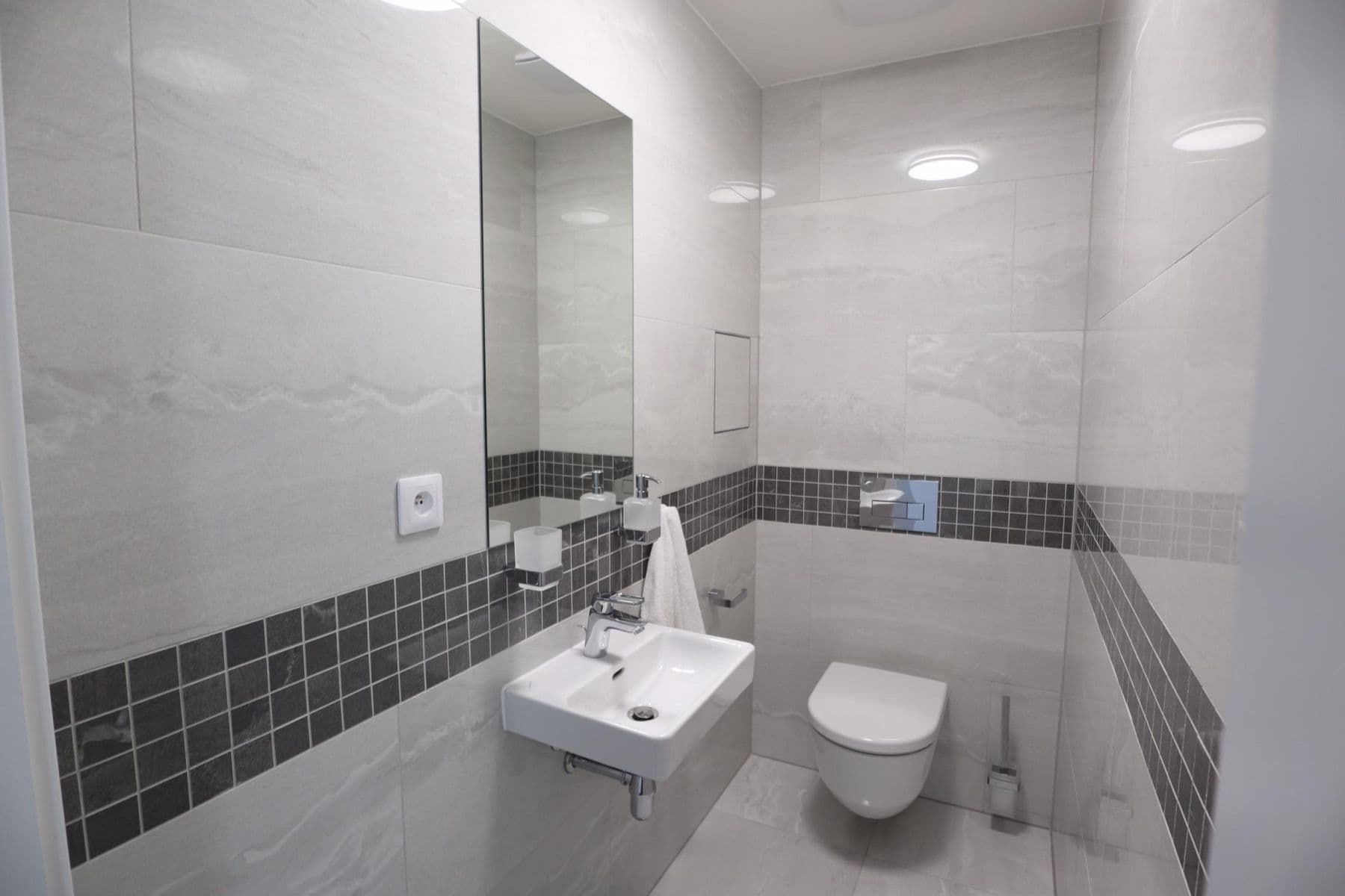 2 bedroom with open-plan kitchen flat to rent, 85 m², Švehlova, Prague, Prague 2 bedroom with open-plan kitchen flat to rent, 85 m², Švehlova, Prague, Prague