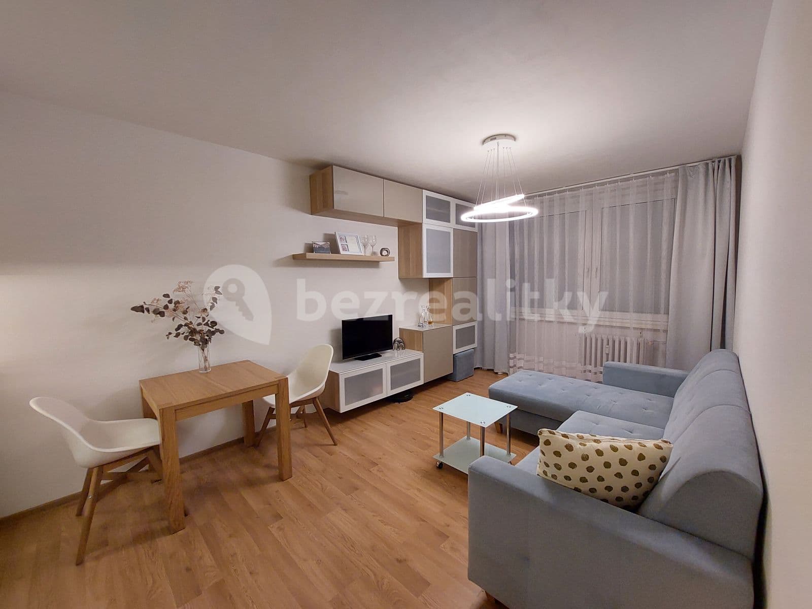 1 bedroom with open-plan kitchen flat to rent, 44 m², Zvoncovitá, Prague, Prague 1 bedroom with open-plan kitchen flat to rent, 44 m², Zvoncovitá, Prague, Prague