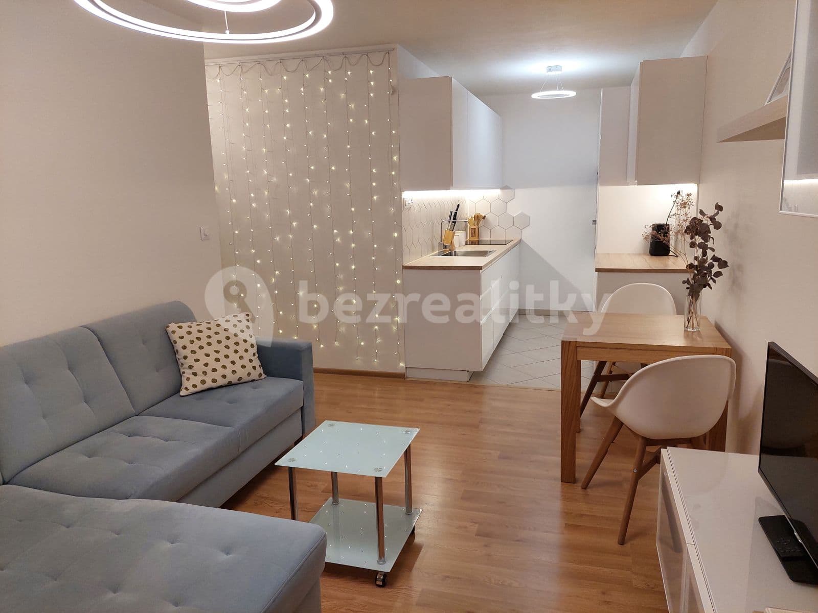 1 bedroom with open-plan kitchen flat to rent, 44 m², Zvoncovitá, Prague, Prague 1 bedroom with open-plan kitchen flat to rent, 44 m², Zvoncovitá, Prague, Prague