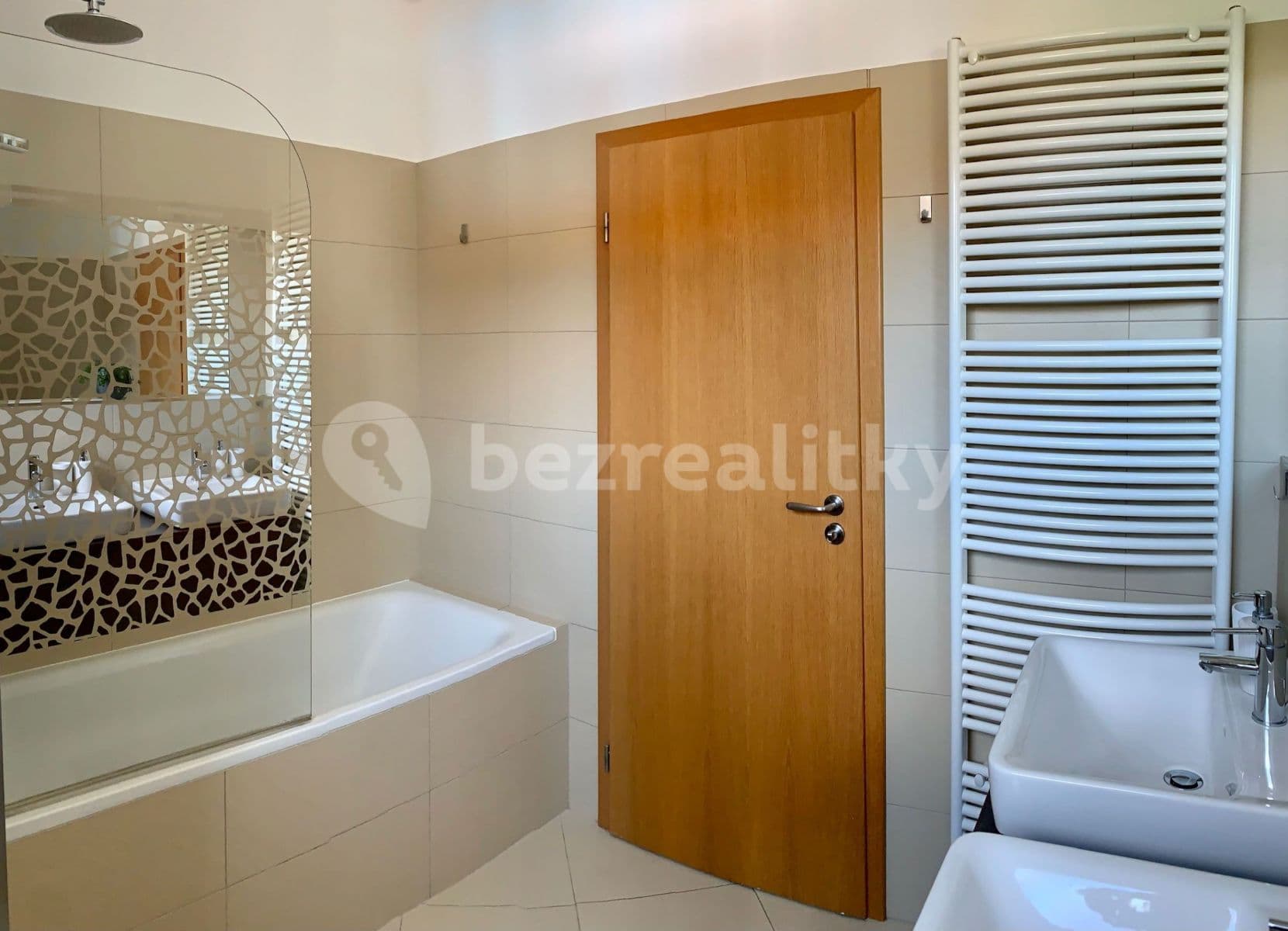 2 bedroom with open-plan kitchen flat to rent, 81 m², Mrkosova, Prague, Prague 2 bedroom with open-plan kitchen flat to rent, 81 m², Mrkosova, Prague, Prague