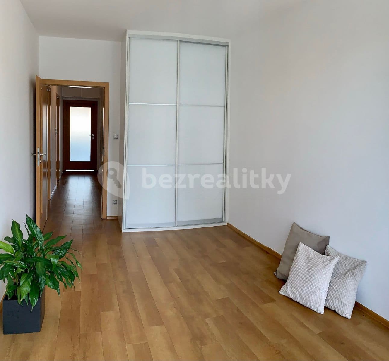 2 bedroom with open-plan kitchen flat to rent, 81 m², Mrkosova, Prague, Prague 2 bedroom with open-plan kitchen flat to rent, 81 m², Mrkosova, Prague, Prague