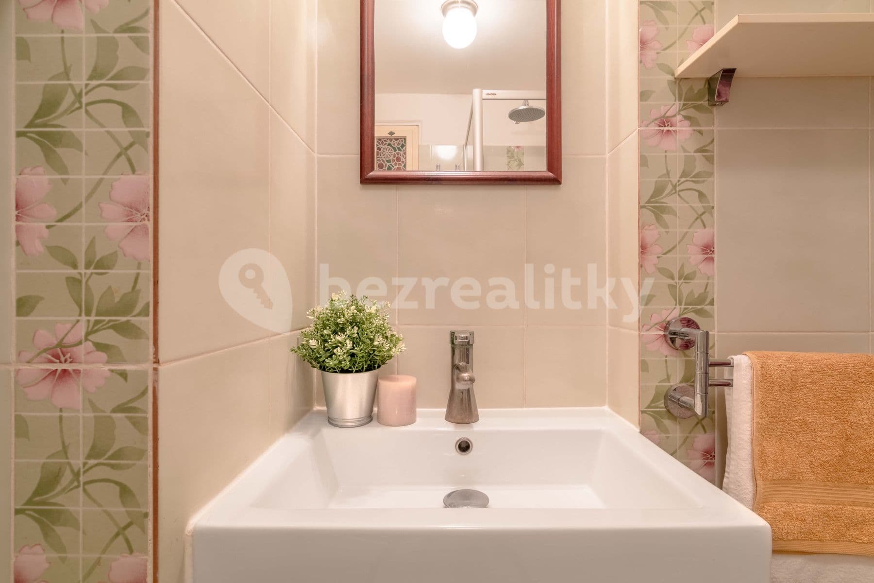 Studio flat to rent, 28 m², Olgy Havlové, Prague, Prague Studio flat to rent, 28 m², Olgy Havlové, Prague, Prague
