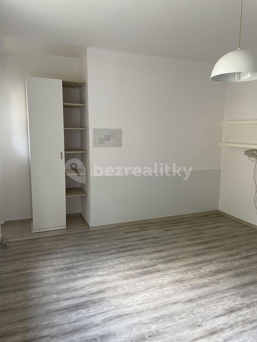 Studio flat to rent, 28 m², Olgy Havlové, Prague, Prague Studio flat to rent, 28 m², Olgy Havlové, Prague, Prague