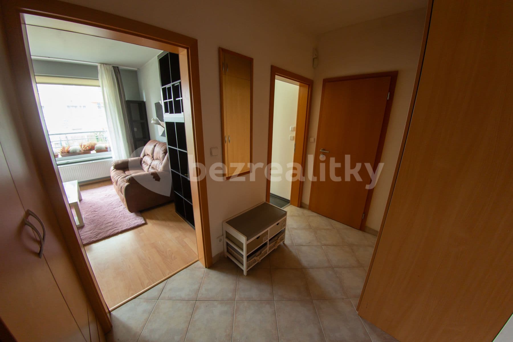 1 bedroom with open-plan kitchen flat to rent, 52 m², Sazovická, Prague, Prague 1 bedroom with open-plan kitchen flat to rent, 52 m², Sazovická, Prague, Prague