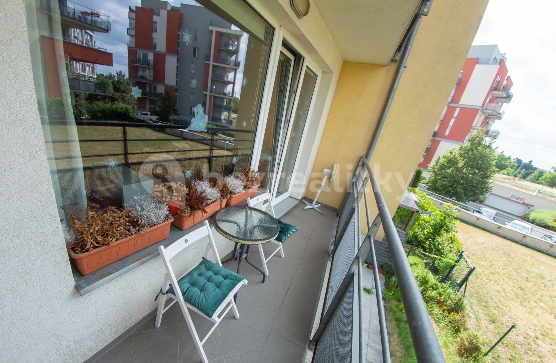 1 bedroom with open-plan kitchen flat to rent, 52 m², Sazovická, Prague, Prague 1 bedroom with open-plan kitchen flat to rent, 52 m², Sazovická, Prague, Prague