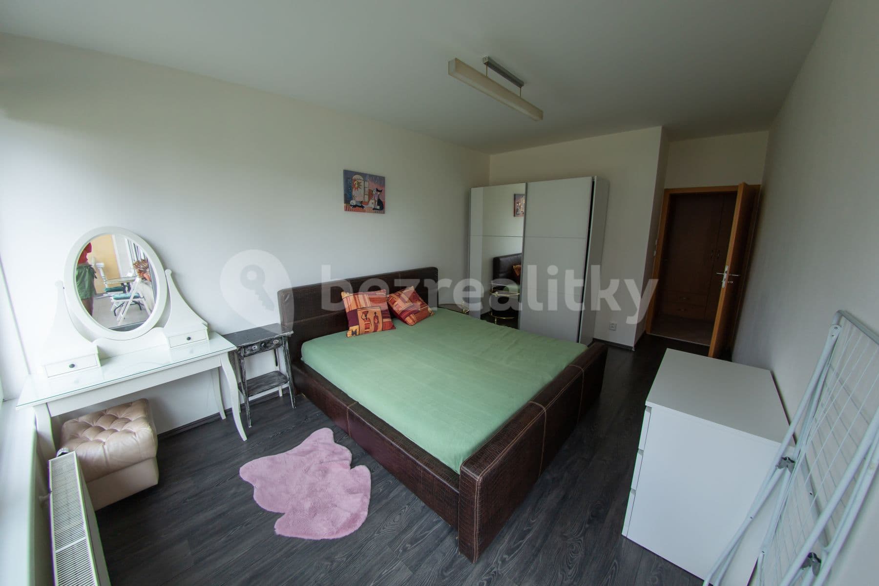 1 bedroom with open-plan kitchen flat to rent, 52 m², Sazovická, Prague, Prague 1 bedroom with open-plan kitchen flat to rent, 52 m², Sazovická, Prague, Prague