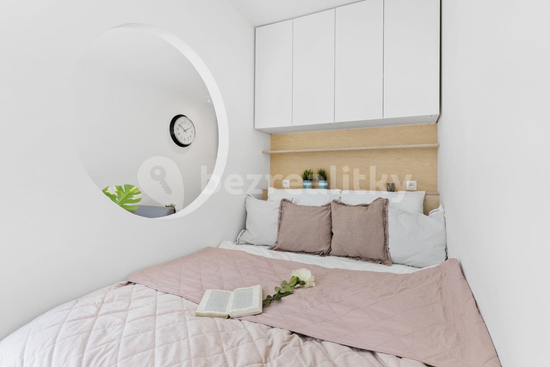 1 bedroom with open-plan kitchen flat to rent, 43 m², Jeřabinová, Prague, Prague 1 bedroom with open-plan kitchen flat to rent, 43 m², Jeřabinová, Prague, Prague